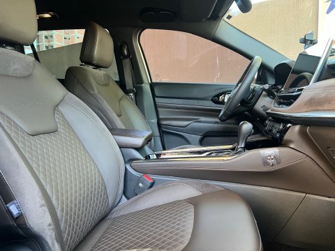 JEEP COMMANDER OVERLAND 2.2 TURBO 7 LUGARES