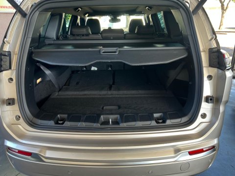 JEEP COMMANDER OVERLAND 2.2 TURBO 7 LUGARES