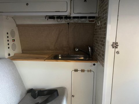 VOLKSWAGEN KOMBI MOTOR-HOME 1.4