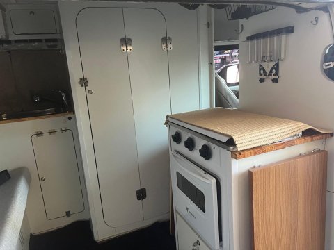 VOLKSWAGEN KOMBI MOTOR-HOME 1.4