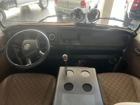 VOLKSWAGEN KOMBI MOTOR-HOME 1.4