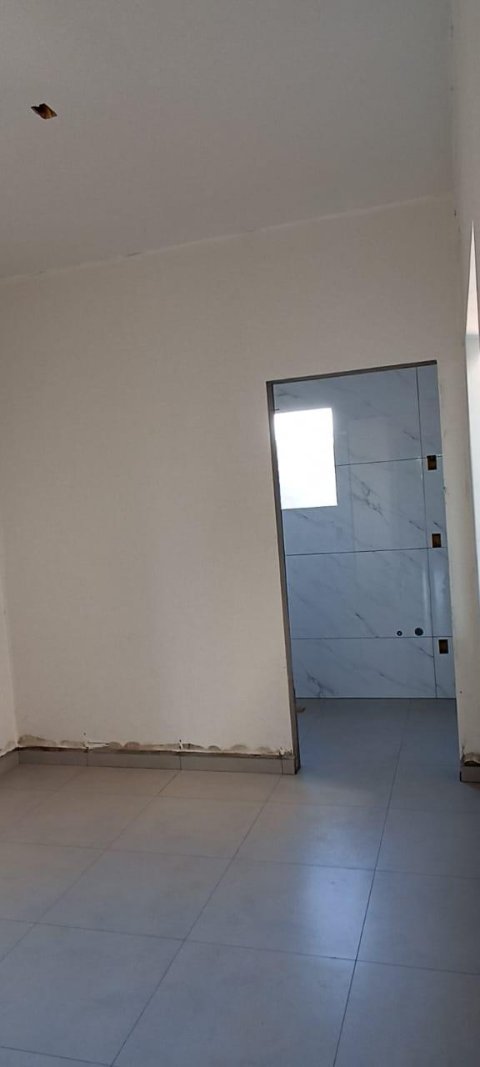Excelente Casa à Venda em Término de Construção Próximo à Unimed