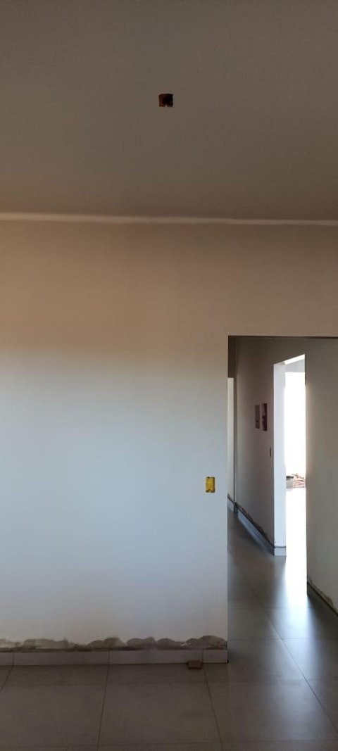 Excelente Casa à Venda em Término de Construção Próximo à Unimed