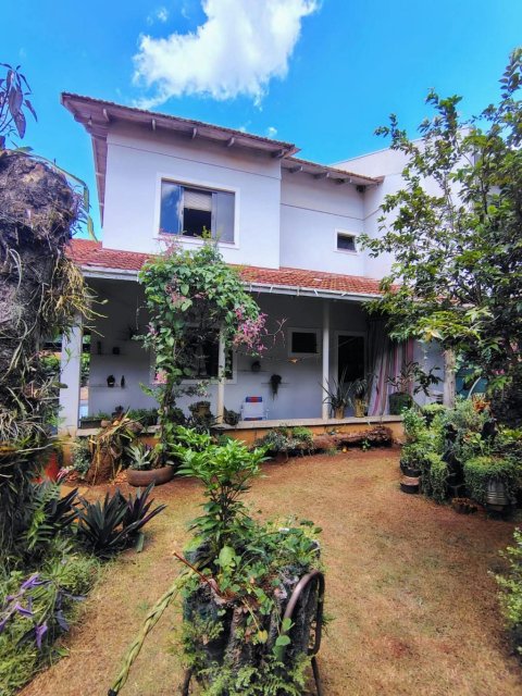 Sobrado à Venda no Bairro Ana Paula