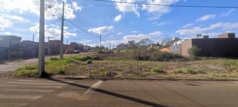 Terreno de Esquina à Venda no Loteamento Cataratas