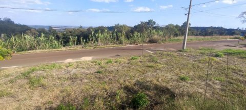 Terreno de Esquina à Venda no Loteamento Cataratas