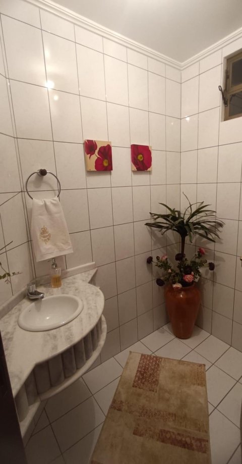 Apartamento - Rua Rio de Janeiro, 1060, esquina com a Rua Independência