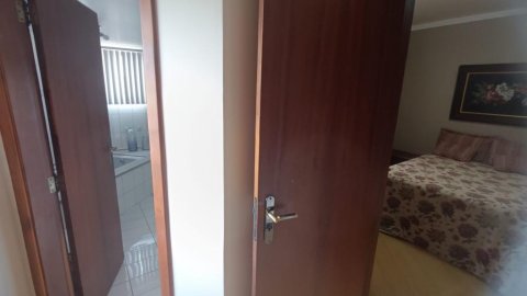 Apartamento - Rua Rio de Janeiro, 1060, esquina com a Rua Independência
