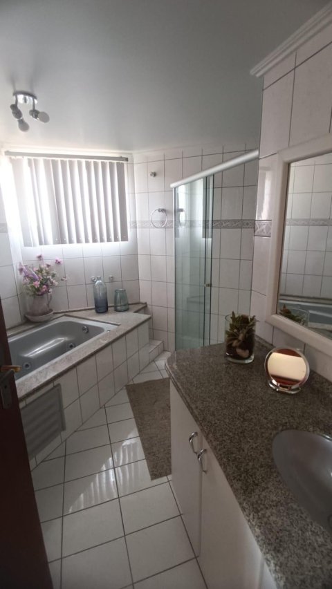 Apartamento - Rua Rio de Janeiro, 1060, esquina com a Rua Independência
