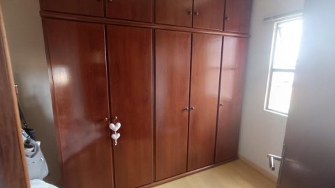 Apartamento - Rua Rio de Janeiro, 1060, esquina com a Rua Independência