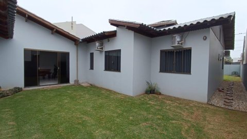 Casa - Rua Rogério Valter Grum, 914