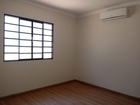 Casa - Rua Maranhão esquina com a 12 de Outubro, 248