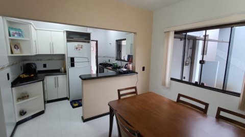Casa - Rua Rogério Valter Grum, 914