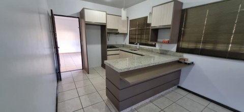 Casa - Rua Sergipe 2212 - Avenidas