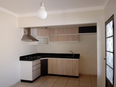 Casa - Rua Maranhão esquina com a 12 de Outubro, 248