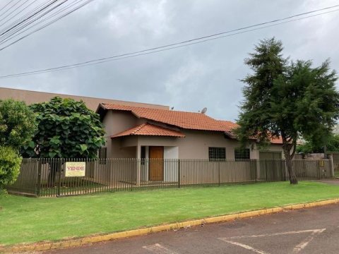 Casa - Rua Sergipe 2212 - Avenidas