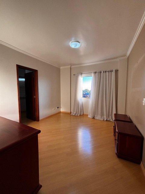 Apartamento - Rua Rio de Janeiro, 1060, esquina com a Rua Independência