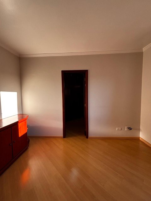 Apartamento - Rua Rio de Janeiro, 1060, esquina com a Rua Independência
