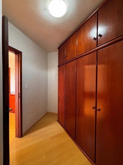 Apartamento - Rua Rio de Janeiro, 1060, esquina com a Rua Independência