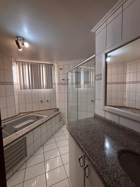 Apartamento - Rua Rio de Janeiro, 1060, esquina com a Rua Independência