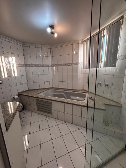Apartamento - Rua Rio de Janeiro, 1060, esquina com a Rua Independência